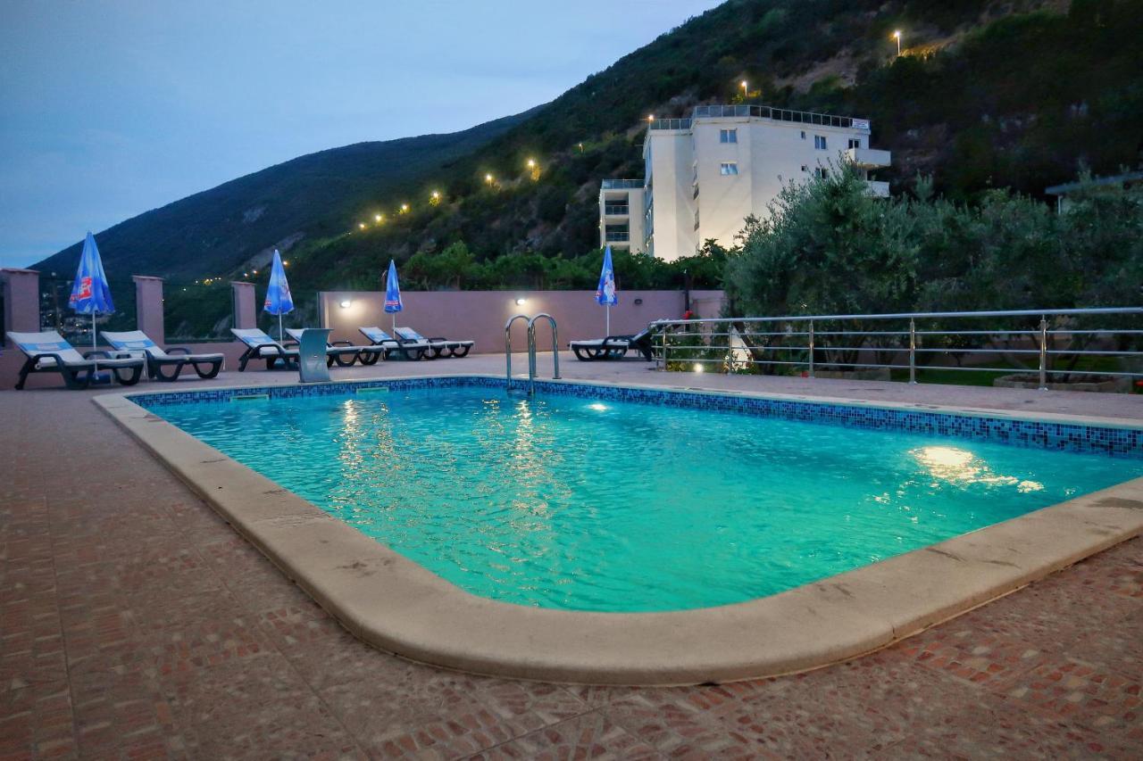 Apartments Maxi Katic Herceg Novi Eksteriør bilde