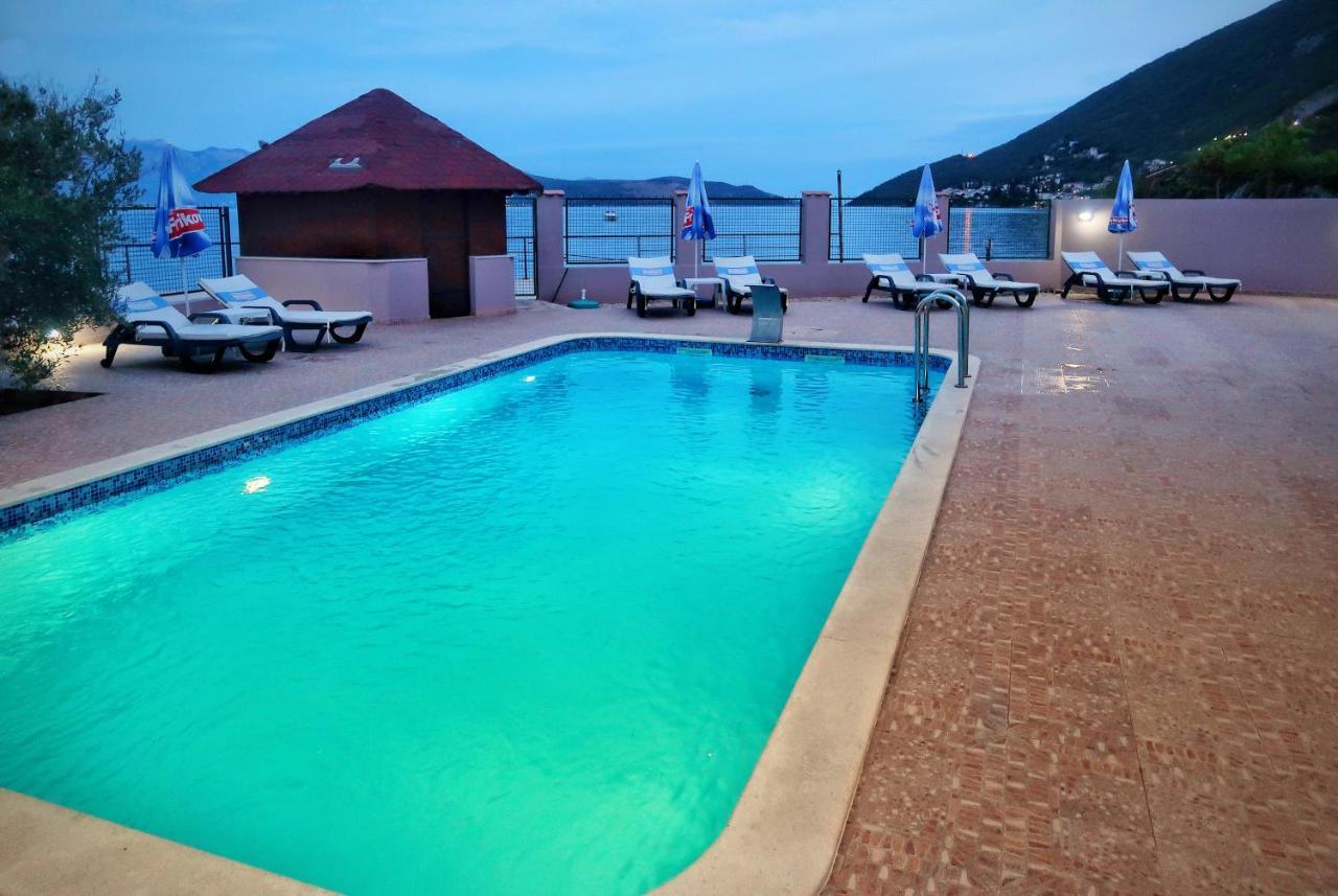 Apartments Maxi Katic Herceg Novi Eksteriør bilde